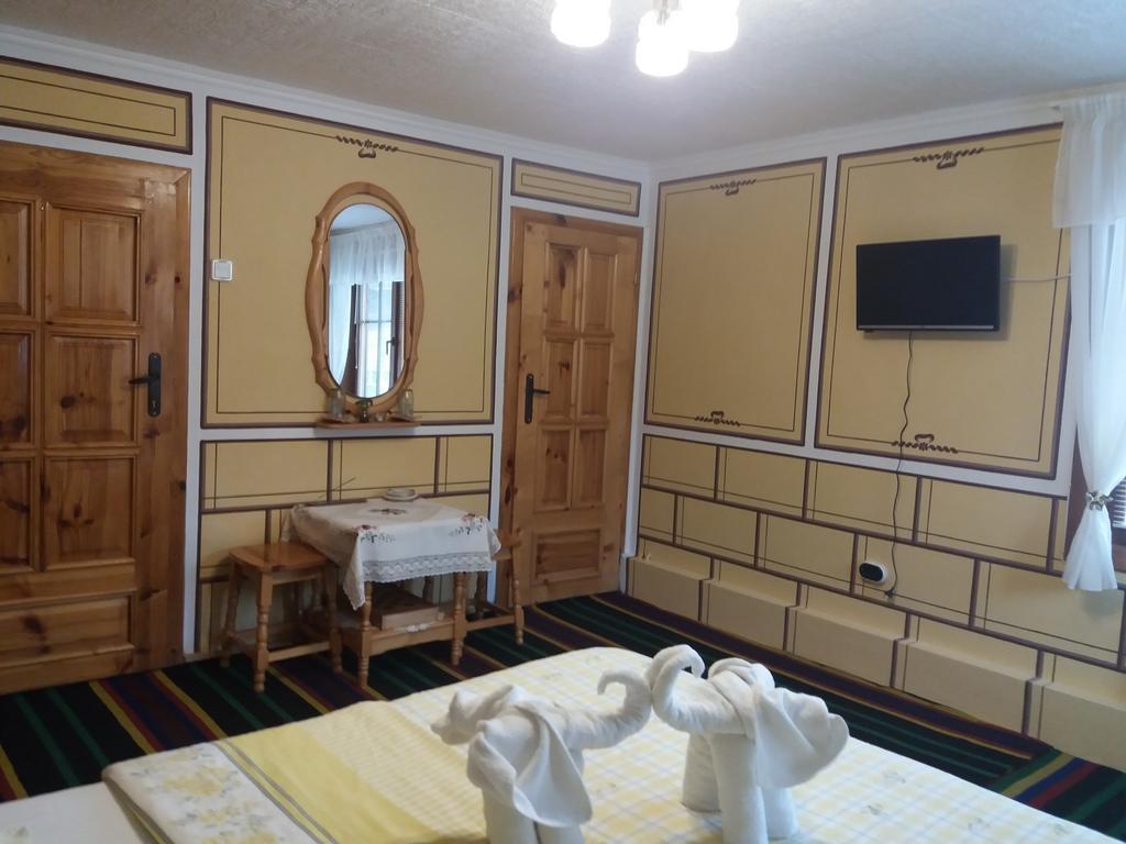 Guest House Bashtina Striaha 코프리브시티차 외부 사진